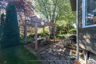 294 Albert Street S — photo 4