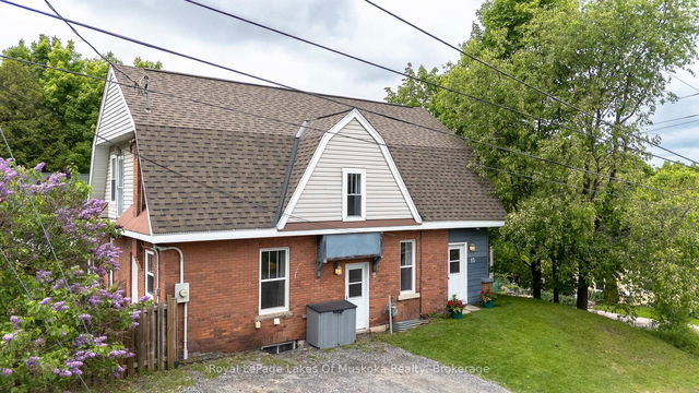15 Lorne Street S