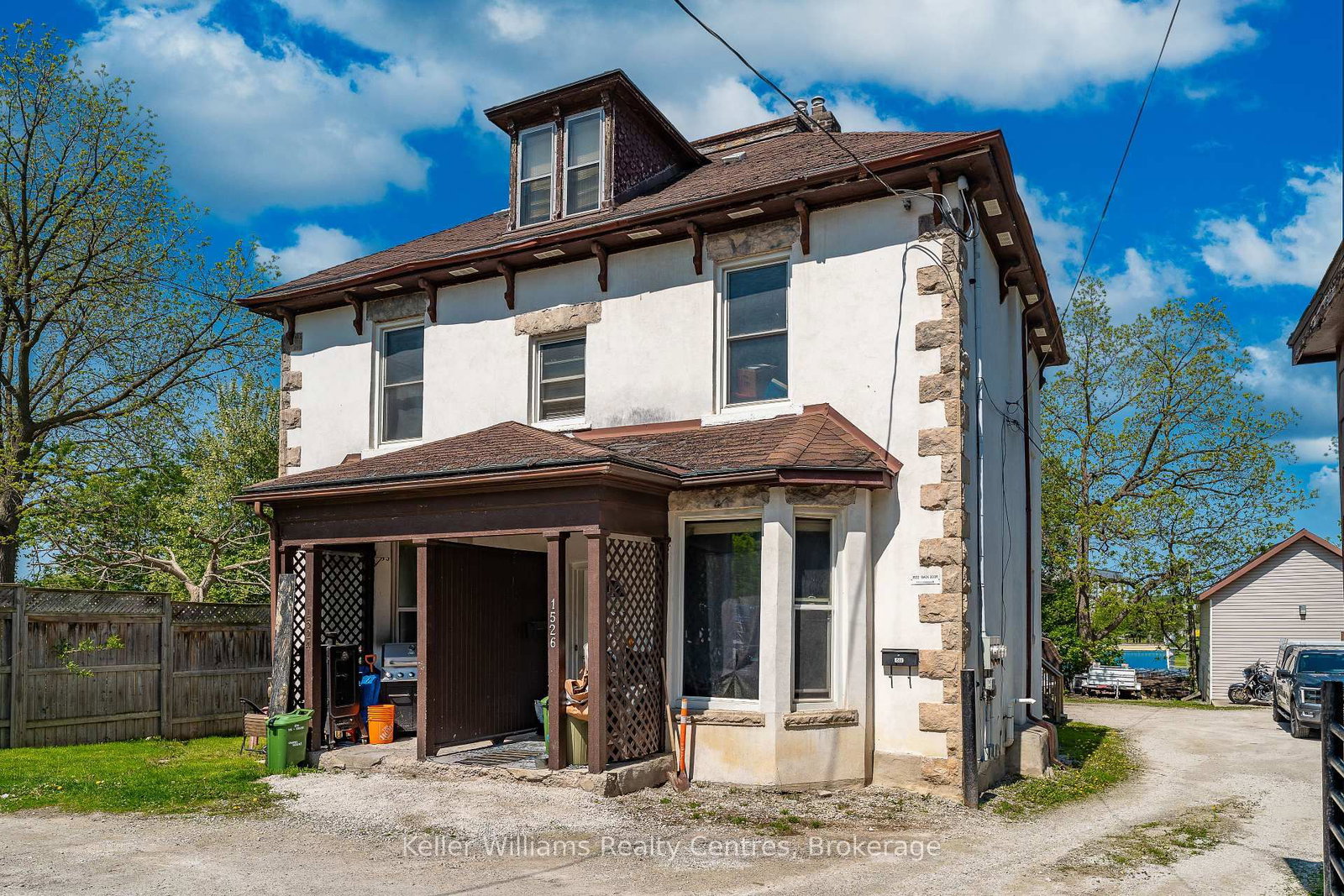 Listing Image 4