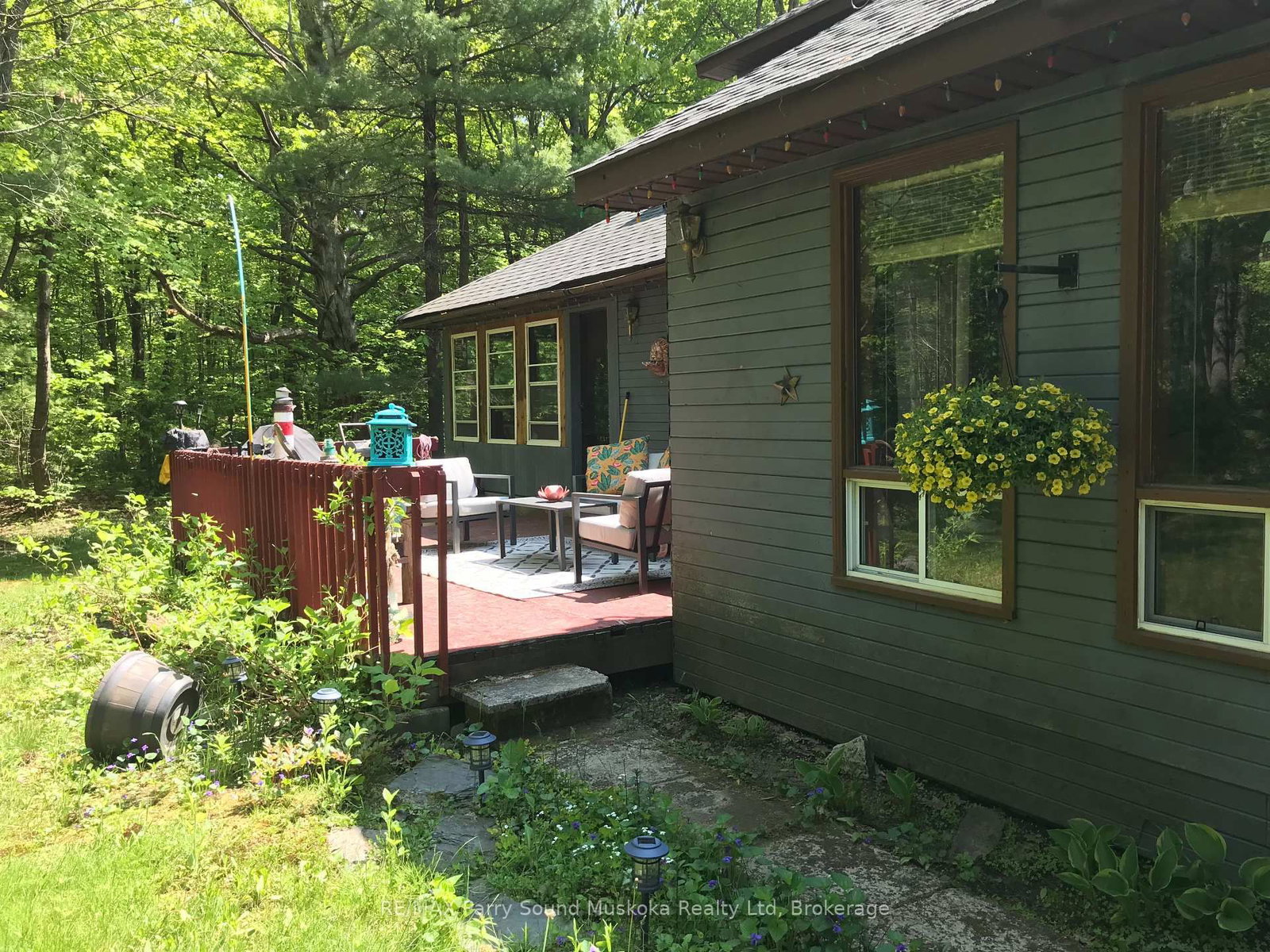 Listing Image 4