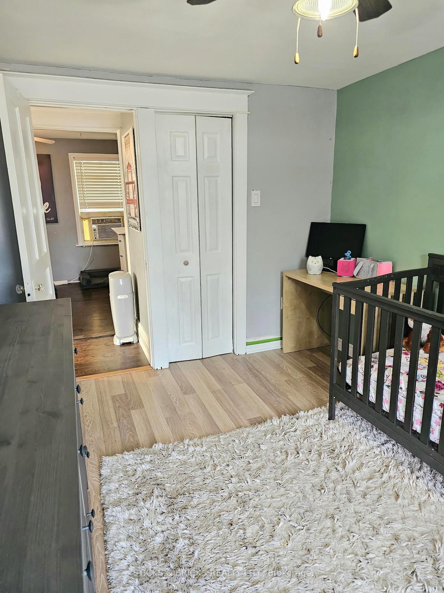 Listing Image 9