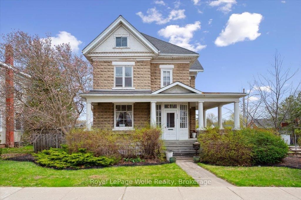 Detached House for sale at 454 Wallace Avenue, North Perth, Listowel, N4W 1L6 - MLS: X12192822