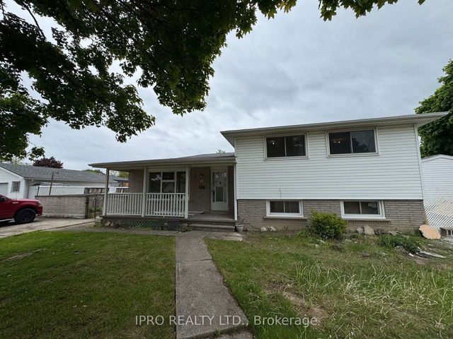 87 Boston Crescent