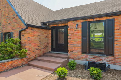 2021 Victoria Ave, Pelham - Fenwick image-0-4