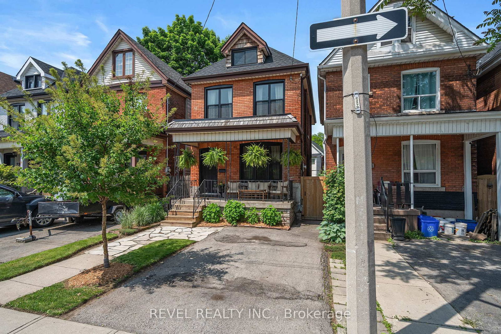 Detached House for sale at 33 Holton Avenue, Hamilton, Gibson, L8L 6H3 - MLS: X12193804