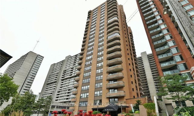 1004 - 556 Laurier Avenue