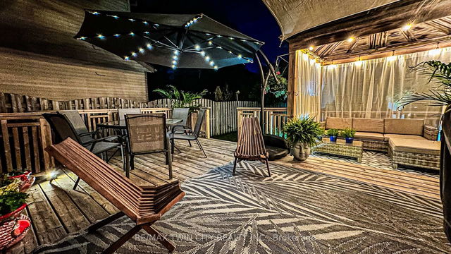 381 University Downs Crescent