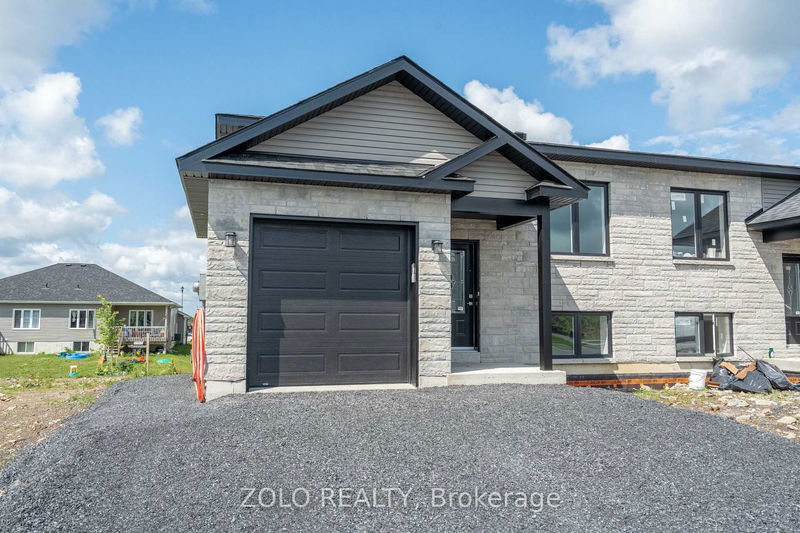 61 Royal Dr, Cornwall - Cornwall image-0-0