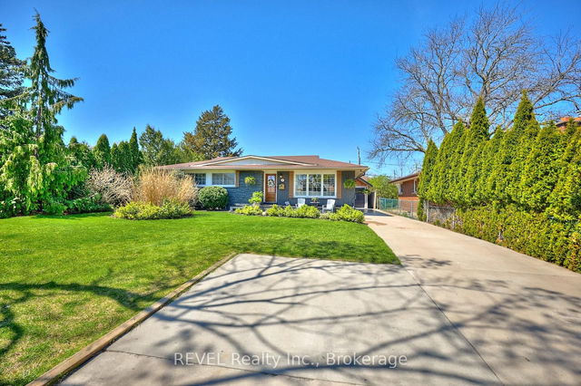 14 Wakil Drive