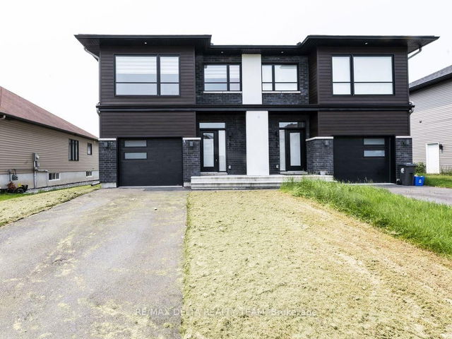 467 Denis Street