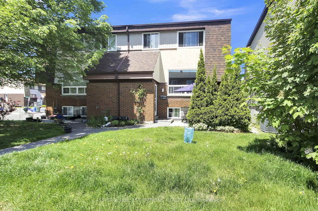 B - 32 Woodvale Gn Crescent