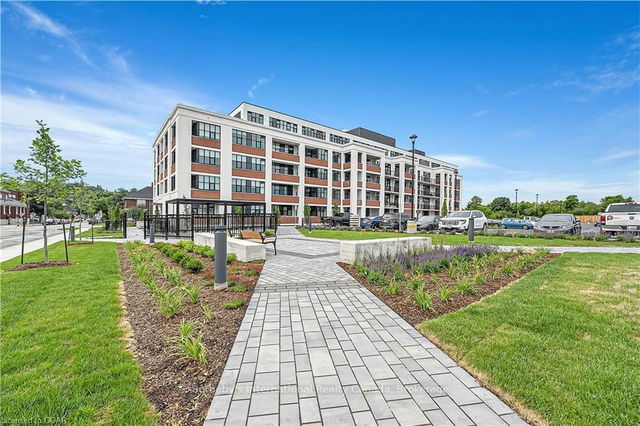 320 - 120 HURON Street