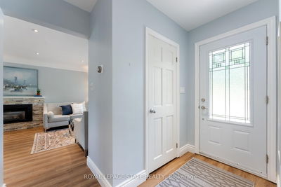 82 Gilbert Ave, Hamilton - Ancaster image-0-3