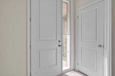 902 Bamford Terr, Peterborough North - 1 North image-0-1