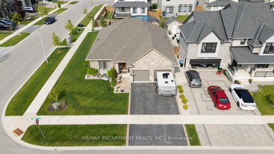 100 Tamarack Blvd, Woodstock - North image-0-1