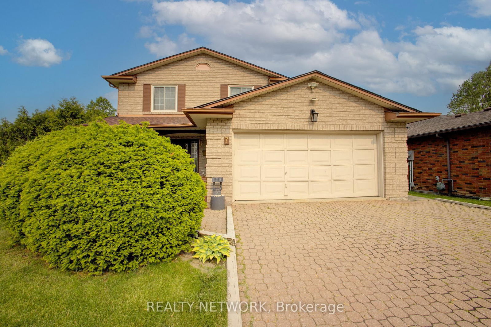 Detached House for sale at 7 Flamingo Drive, Hamilton, Bruleville, L9A 4X6 - MLS: X12195616