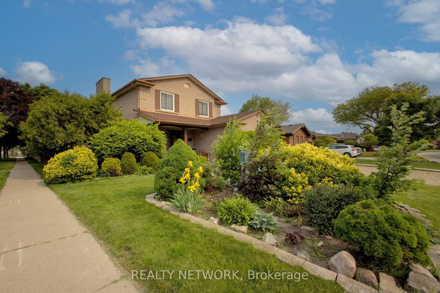 7 Flamingo Drive