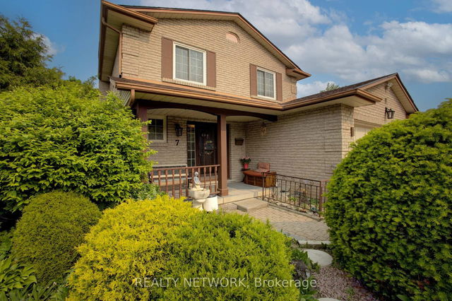 7 Flamingo Drive