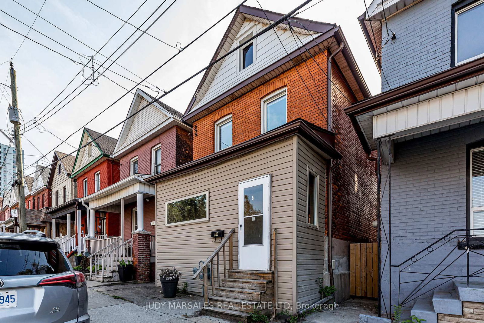 Detached House for sale at 14 Greig Street, Hamilton, Strathcona, L8R 2W7 - MLS: X12195719