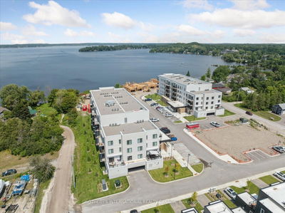 Unit 404 — 19B West St, Kawartha Lakes - Fenelon Falls image-0-2