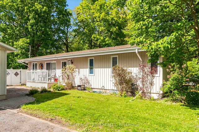 121 Peacock Crescent