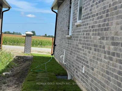 312 Stathis Blvd, Sarnia - Sarnia image-0-1