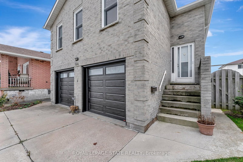 Upper Level - 144 Ravenbury Dr, Hamilton, L8W 2B5 | Image 3