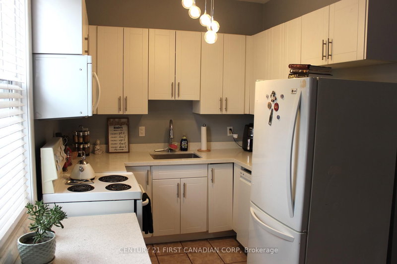 A - 28 Oxford St W, London North, N6H 1R3 | Image 2