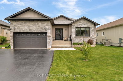 12 Conger Dr, Prince Edward County - Wellington image-0-1