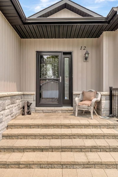 12 Conger Dr, Prince Edward County - Wellington image-0-4