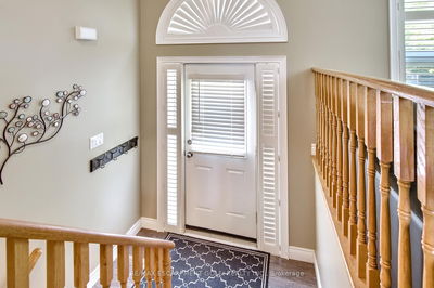 12 Woodside Sq, Pelham - Fonthill image-0-4