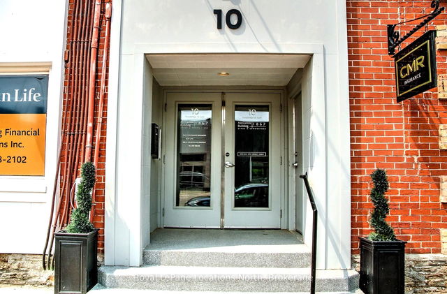 302 - 10 Trowbridge Street