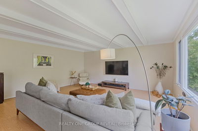 120 Riverbank Dr, Cambridge -  image-0-2