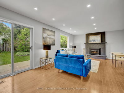 7 Sinclair Crt, Cambridge -  image-0-2