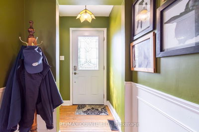 16 Macdonald Gdns, Belleville -  image-0-3