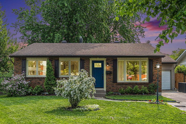 1360 METZ Crescent