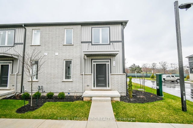 11 - 121A Moffatt Street