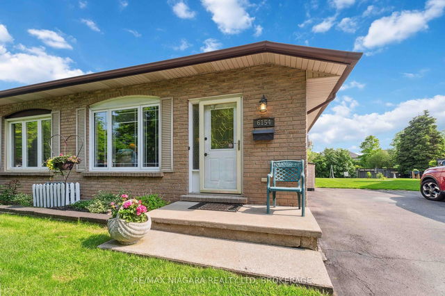 6154 Wildrose Crescent