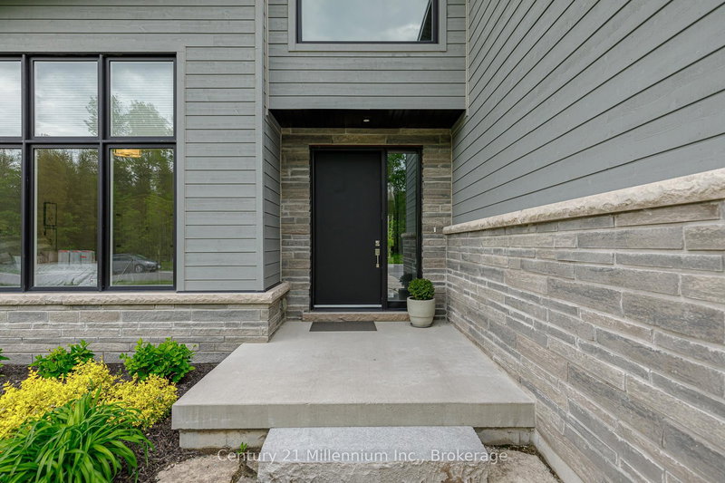 113 Tekiah Rd, Blue Mountains, L9Y 0V5 | Image 2