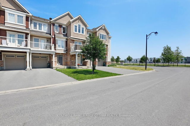 271 Brassy Minnow Crescent
