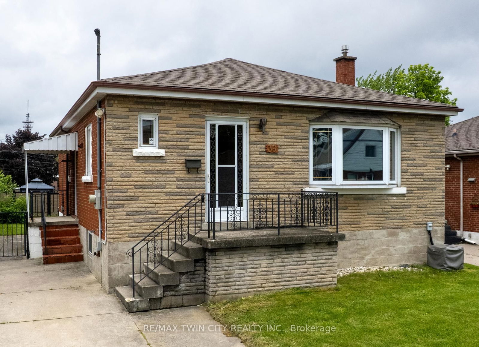Detached House for sale at 36 Shadyside Avenue, Hamilton, Burkholme, L8V 3E3 - MLS: X12198734