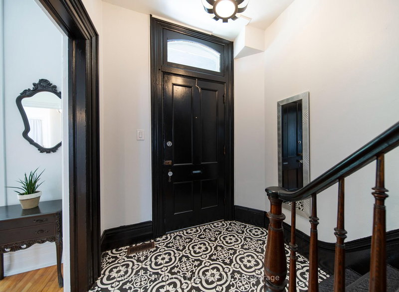 12 Pearl St, Brantford, N3T 3N4 | Image 2