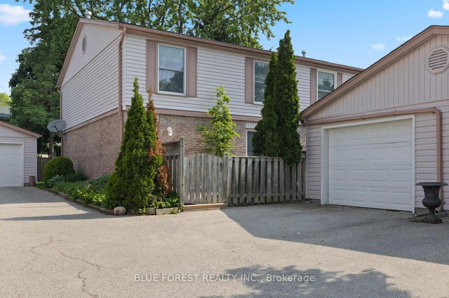 375 Everglade Crescent