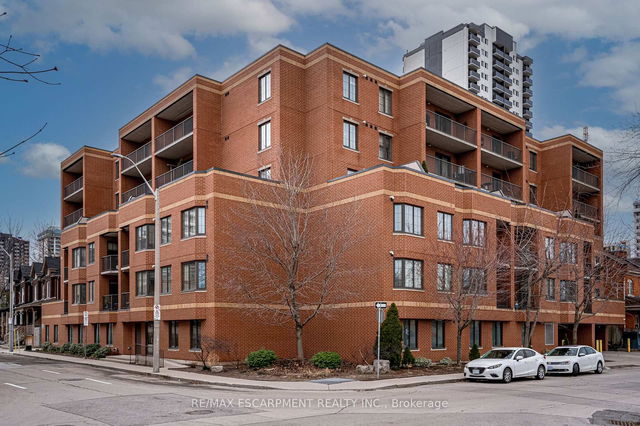 210 - 47 Caroline Street