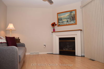 9 Empire Blvd, Prince Edward County - Wellington Ward image-0-4