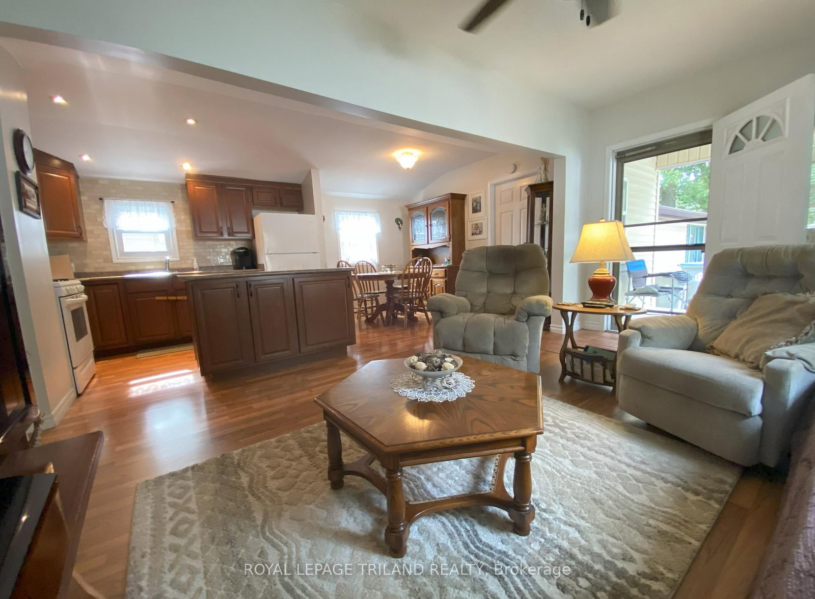 Listing Image 5