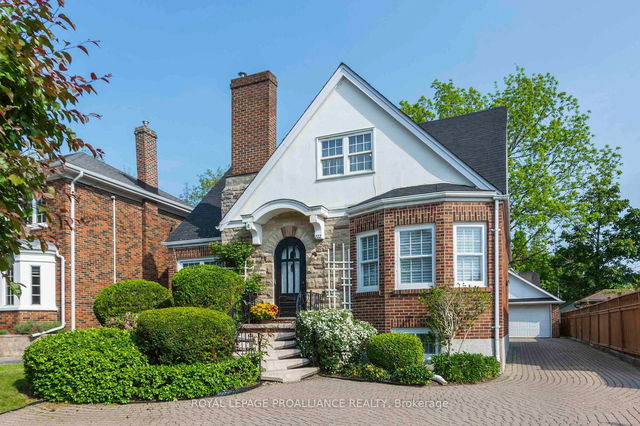 222 Dundas Street