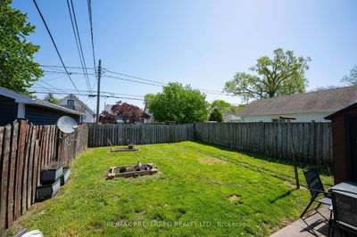 1072 Elm Ave, Windsor - Windsor image-0-2