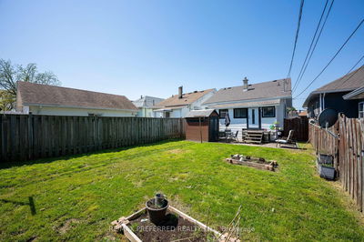 1072 Elm Ave, Windsor - Windsor image-0-4