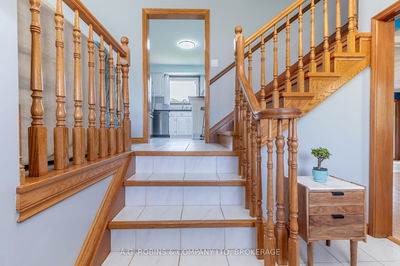87 Loyalist Dr, Welland - Prince Charles image-0-2